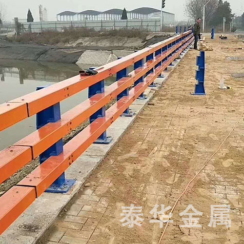 <b>桥梁护栏</b>